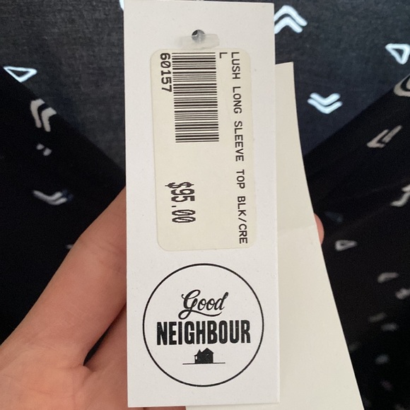 Belled sleeve Lush top size L with the tags on - Picture 5 of 5